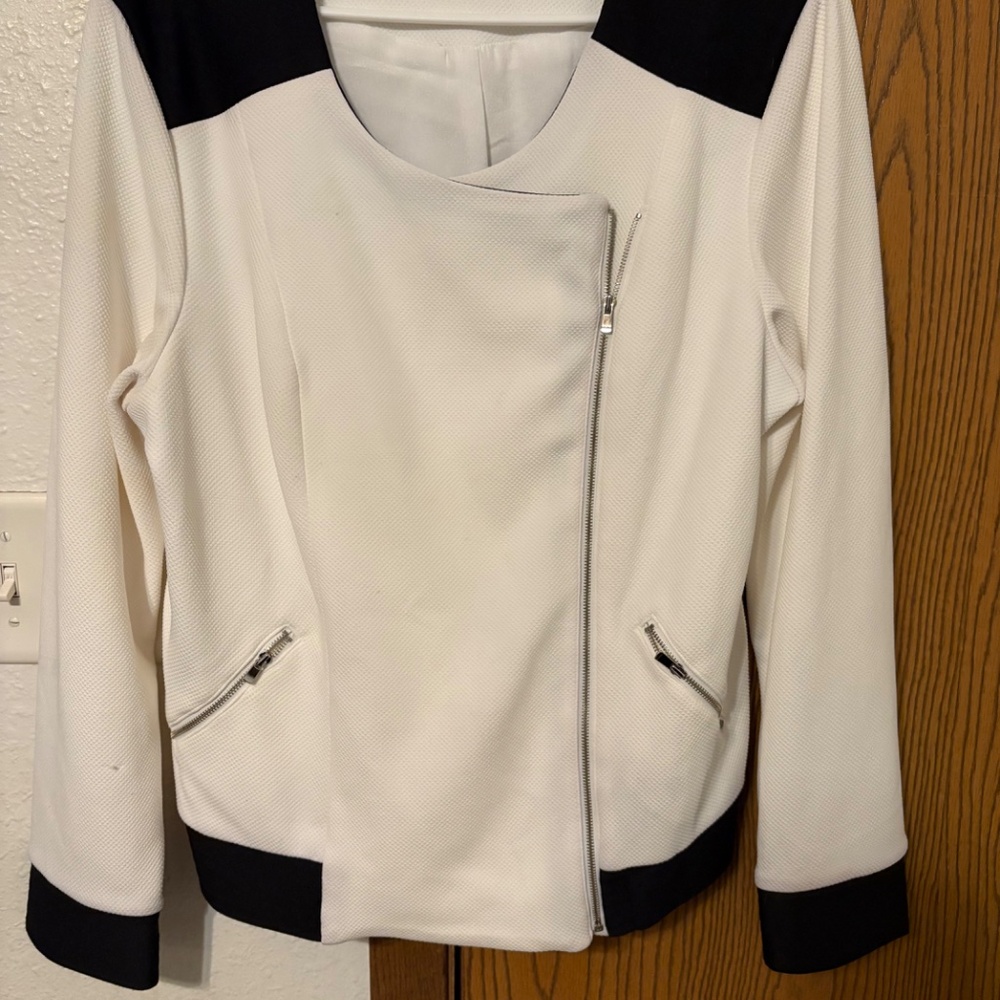 Coats - Picture 5 of 5
